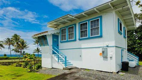 Book your rental car in <b>Hilo</b> at least 7 days before your trip in order to get a below-average price. . Craigslist hawaii hilo